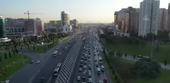 Haftanın ilk iş gününde trafik yoğunluğu yaşanıyor