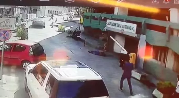 Tüyler ürpertici anlar kamerada! Çok katlı otoparkın 3'ncü katından betona çakıldı