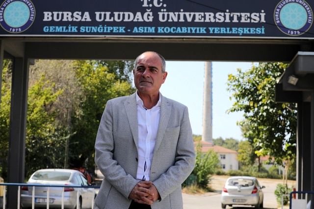 Belediye, sıfır dairelerini 84 üniversite öğrencisine tahsis etti