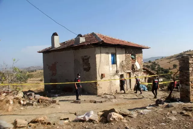 Cinnet getiren kadın babasının boğazını kesti! Ablasına gidip böyle itiraf etti: Babamı bıçakladım, git bak ölmüş mü