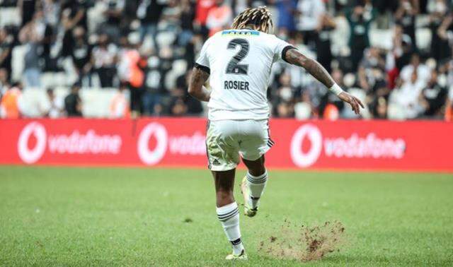 Bir Balotelli herkesin dengesini bozdu! Koridorda kavgaya karışan Rosier'e sürpriz kırmızı kart