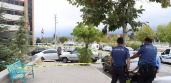 Denizli'de, doktora çalıştığı hastane önünde bıçaklı saldırı