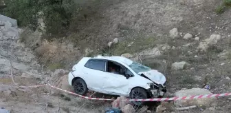 Şarampole devrilen otomobildeki 1 kişi öldü, 1 kişi yaralandı