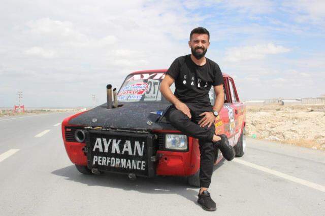 Babasının sattığı serçeyi 20 yıl sonra bulup satın aldı, 120 bin TL harcayarak yarışlara katıldı Babasının sattığı serçeyi 20 yıl sonra bulup satın aldı, 120 bin TL harcayarak yarışlara katıldı