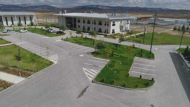 Cumhurbaşkanı Erdoğan tarafından açılan Ankara-Niğde otoyolundaki tesisler, 10 bin kişiye istihdam sağlayacak Cumhurbaşkanı Erdoğan tarafından açılan Ankara-Niğde otoyolundaki tesisler, 10 bin kişiye istihdam sağlayacak