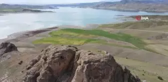 Elazığ'da Urartular dönemine ait olan Tanrıverdi Kalesi ilk günkü ihtişamını koruyor