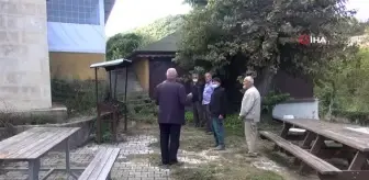 Camisiz minare... Tarihi cami yıkılınca vatandaşlar sadece minareyi yaptırabildi