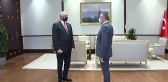 Cumhurbaşkanı Yardımcısı Oktay, KKTC Milli Eğitim ve Kültür Bakanı Amcaoğlu'nu kabul etti