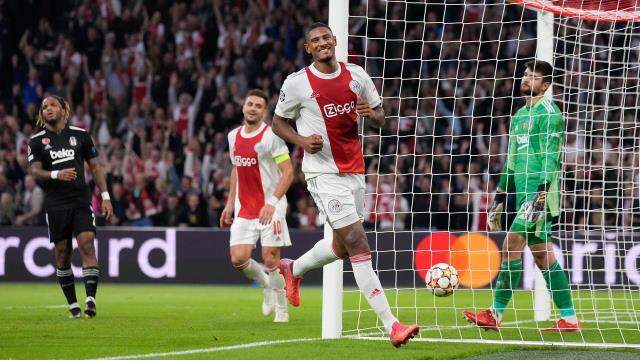 Ajax'ın hocası Hag, Beşiktaş'a övgü yağdırdı: Herkes iyi bilsin ki, bizim ligimizdeki takımlardan çok iyiler Ajax'ın hocası Hag, Beşiktaş'a övgü yağdırdı: Herkes iyi bilsin ki, bizim ligimizdeki takımlardan çok iyiler