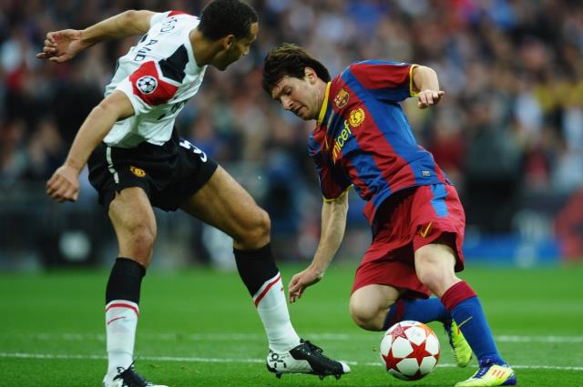 Messi'ye acımasız fauller yapan Ferdinand bile bu kareye isyan etti: Aynı takımda olsak onu yere yatırmazdım