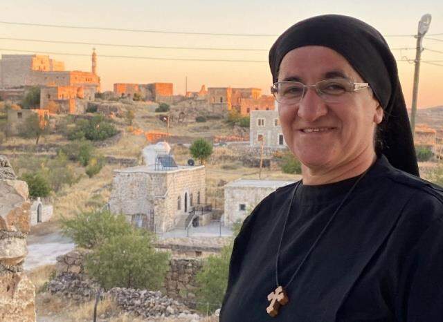 Midyatlı rahibe, 36 yıl sonra göç ettiği köyüne geri döndü