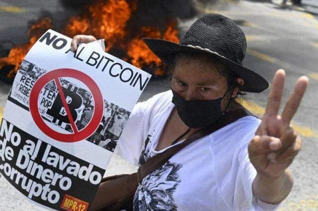 El Salvador resmi para birimi olarak kabul ettiği Bitcoin'i ülkedeki 20 aktif yanardağdan üretmeye başladı El Salvador resmi para birimi olarak kabul ettiği Bitcoin'i ülkedeki 20 aktif yanardağdan üretmeye başladı