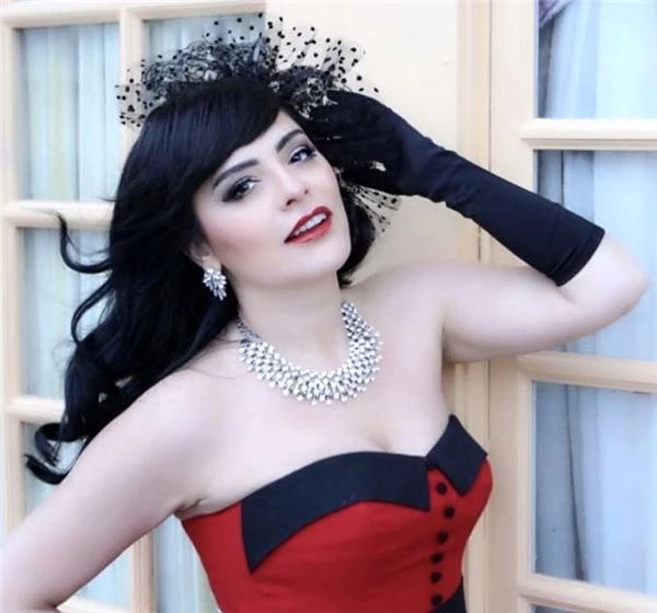 Ünlü şarkıcı Reyhan Karaca'dan bomba itiraf: Evli bir adama aşık oldum
