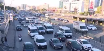 Haftanın ilk iş günü yoğun trafikle başladı