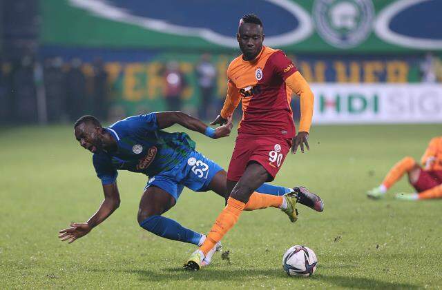 Volkan Demirel, Mbaye Diagne'nin pozisyonuna 'Amerikan futbolu' izledik eleştirisini yaptı Volkan Demirel, Mbaye Diagne'nin pozisyonuna 'Amerikan futbolu' izledik eleştirisini yaptı