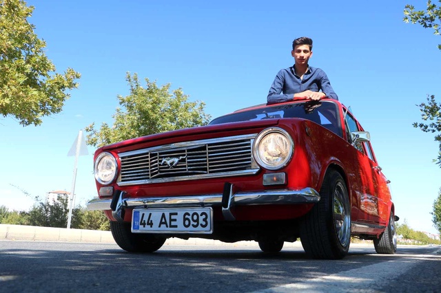 1974 model Murat 124 için 60 bin TL harcadı, aracın son halini görenler gözlerine inanamıyor 1974 model Murat 124 için 60 bin TL harcadı, aracın son halini görenler gözlerine inanamıyor