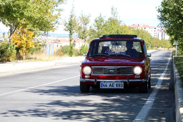 1974 model Murat 124 için 60 bin TL harcadı, aracın son halini görenler gözlerine inanamıyor 1974 model Murat 124 için 60 bin TL harcadı, aracın son halini görenler gözlerine inanamıyor