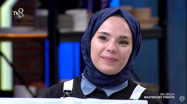 Mehmet Yalçınkaya, ana kadroya giren yarışmacı Rabia'ya kendi restoranında iş vermekten vazgeçti Mehmet Yalçınkaya, ana kadroya giren yarışmacı Rabia'ya kendi restoranında iş vermekten vazgeçti