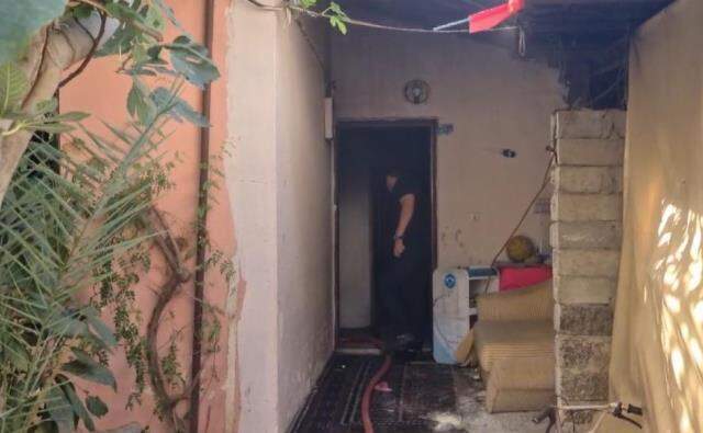 Devlet korumasına alınan bir çocuğunu vermemek için 4 çocuğunun bulunduğu evi ateşe verdi