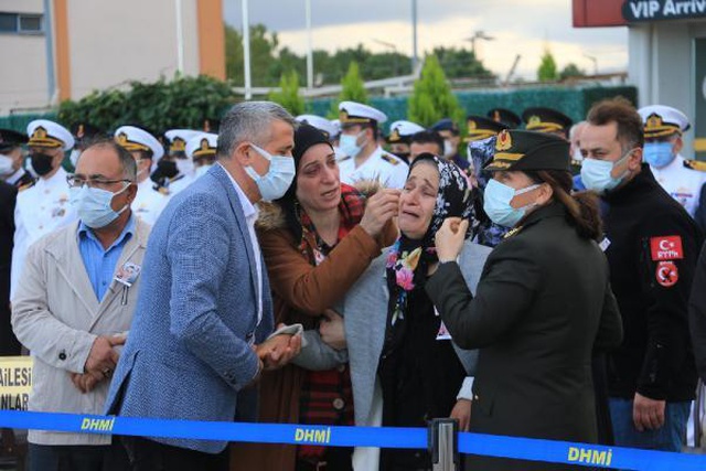 Samsun'a şehit ateşi düştü! Acılı annenin feryadı yürek dağladı: Annen böyle mi kabul edecekti seni Samsun'a şehit ateşi düştü! Acılı annenin feryadı yürek dağladı: Annen böyle mi kabul edecekti seni