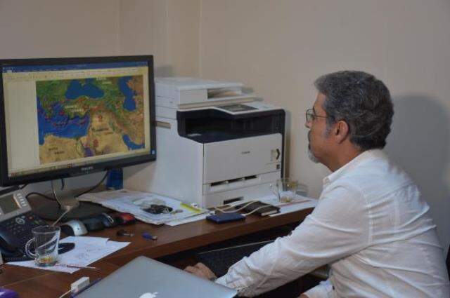 'Helen Yayı fay hattı yakın zamanda harekete geçecek' diyen Prof. Dr. Sözbilir, tehlike altındaki illeri tek tek sıraladı 'Helen Yayı fay hattı yakın zamanda harekete geçecek' diyen Prof. Dr. Sözbilir, tehlike altındaki illeri tek tek sıraladı