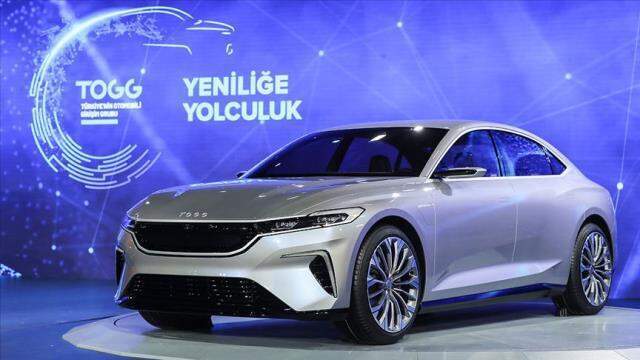 Bakan Varank, yerli otomobil ile soruları cevapladı:2023'te satışa çıkacak Bakan Varank, yerli otomobil ile soruları cevapladı:2023'te satışa çıkacak