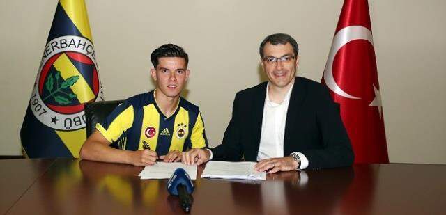 Galatasaray'dan Fenerbahçe'ye asırlık transfer çalımı! Ferdi Kadıoğlu bombası Galatasaray'dan Fenerbahçe'ye asırlık transfer çalımı! Ferdi Kadıoğlu bombası