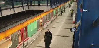 Prag metrosuna sprey boyalı saldırı