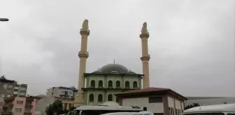 Fırtına nedeniyle reklam tabelası ve çatının düşmesi sonucu 4 kişi yaralandı