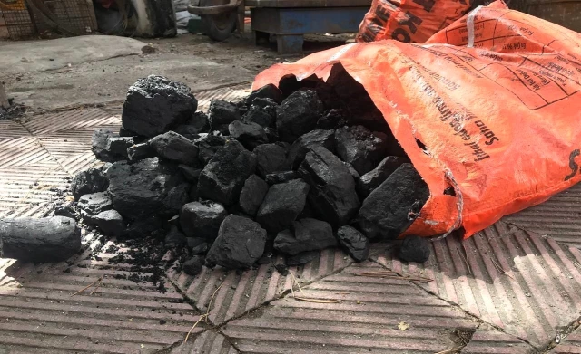 Tonu bin liradan 3 bin liraya çıktı! Dövize endeksli artan kömür fiyatları kış öncesi vatandaşları üşütüyor