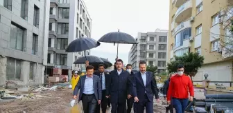 Çevre ve Şehircilik Bakanı Murat Kurum, depremzedeler için yapılan konutların inşaatlarını inceledi