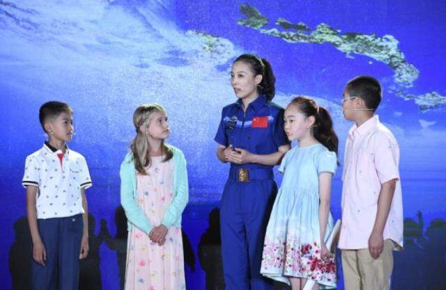Çin, en uzun süreli insanlı uzay görevine 3 astronot göndermeye hazırlanıyor! Wang Yaping, ilk kadın taykonot olacak