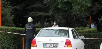 Park halindeki otomobilden sızan gaz korkuttu