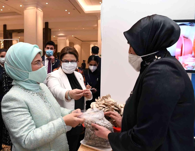 80 TL sermeye ile başladı şimdi 500 metrekare tesiste üretim yapıyor! Emine Erdoğan'ın bile takdirini kazandı