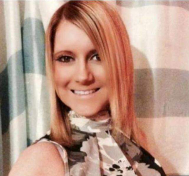 Yardım için kamera karşısına geçen 3 çocuk annesi kadının yanlışlıkla verdiği çıplak poz olay oldu Yardım için kamera karşısına geçen 3 çocuk annesi kadının yanlışlıkla verdiği çıplak poz olay oldu