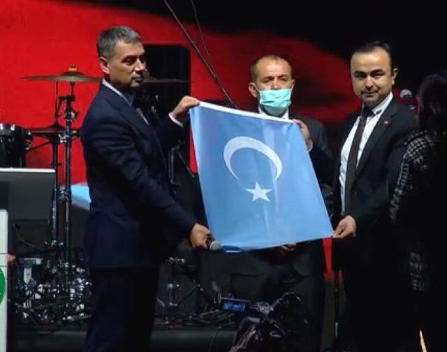 Belediyenin etkinliğinde 'Sahte cumhurbaşkanı' skandalı! Gerçek ortaya çıkınca kayıtlar silindi