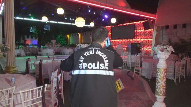 Düğünde arazi kavgası! Ortalık savaş alanına döndü, damat dahil yaralılar var Düğünde arazi kavgası! Ortalık savaş alanına döndü, damat dahil yaralılar var