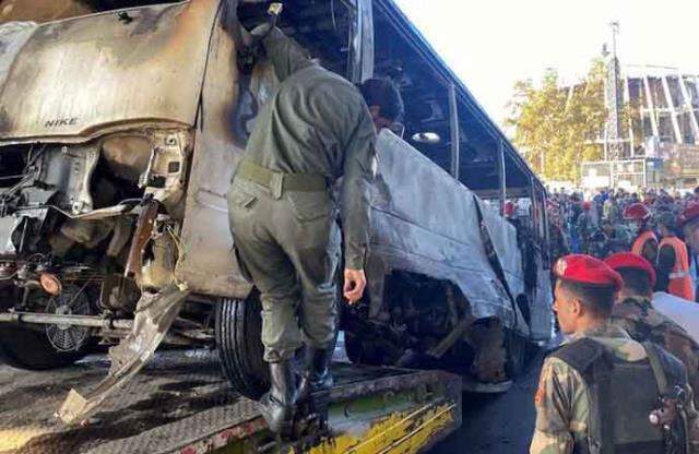Son dakika! Şam'da askeri otobüse bombalı saldırı: 13 kişi öldü 3 kişi yaralandı Son dakika! Şam'da askeri otobüse bombalı saldırı: 13 kişi öldü 3 kişi yaralandı