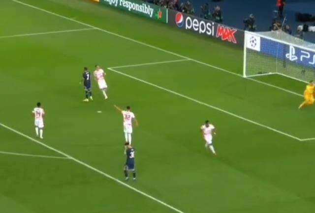 Mbappe, bir gece nefret edilen adam olmayı başardı! Messi'nin yoluna taş koydu