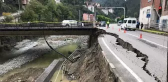 Yağlıdere'de kara yolunda çökme meydana geldi