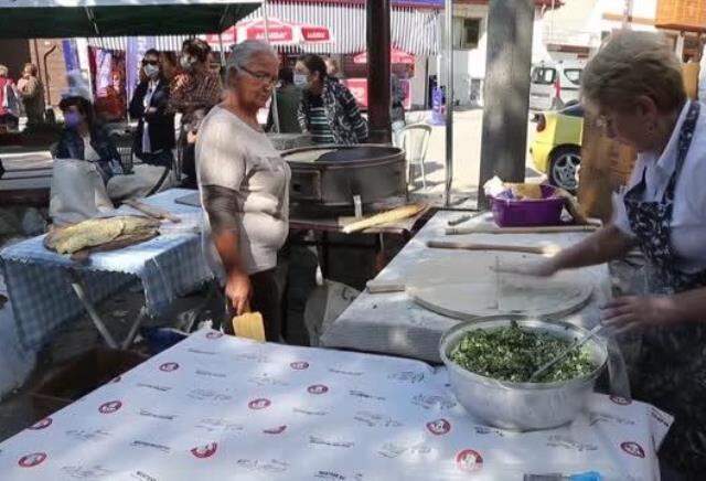 Duyan kulaklarına inanamadı! Altın kaplamalı tatlının dilimi 5 bin liradan satıldı