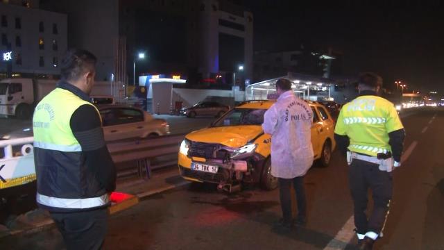 E-5 Karayolu'nda feci kaza! Ticari taksinin çarptığı yaya hayatını kaybetti E-5 Karayolu'nda feci kaza! Ticari taksinin çarptığı yaya hayatını kaybetti