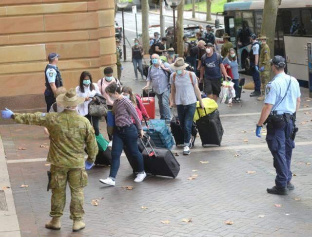 Avustralya'nın Melbourne kentinde çeşitli aralıklarla 263 gün yürürlükte kalan tam kapanma sona erdi