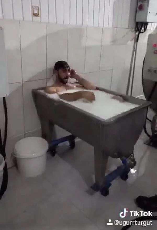 Süt banyosundan beraat eden işçi, cezaevinde kaldığı 6 gün için hukuk mücadelesi başlattı