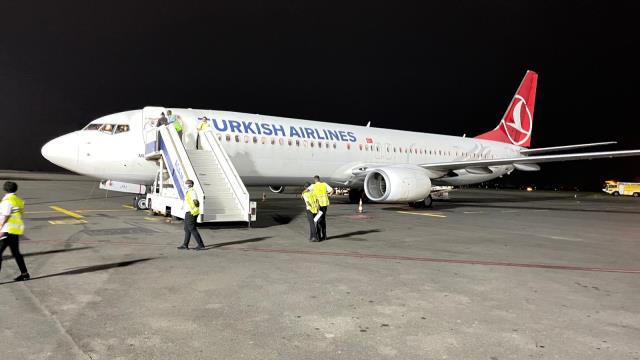Nijer- İstanbul uçağında panik anları! Lavaboda gizli sigara içen yolcu yangın çıkardı