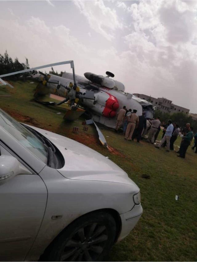 Libya'da nakit para taşıyan helikopter iniş sırasında düştü