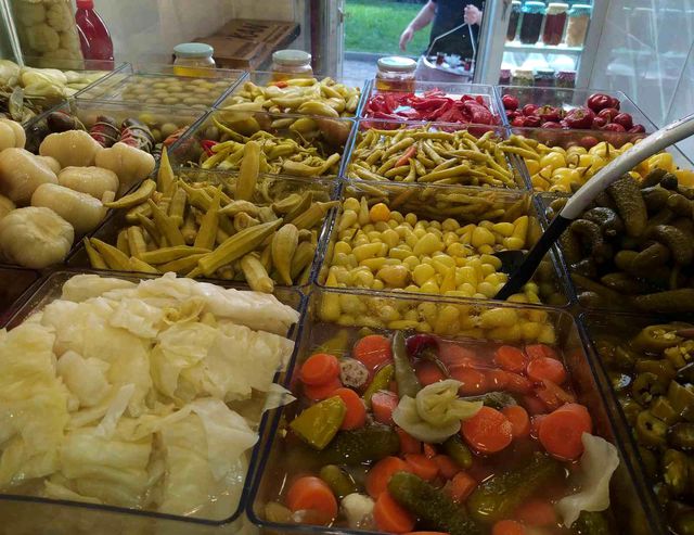 'Yerli covid aşısı' dediği pezik turşusunun kilosunu 25 liradan satıyor