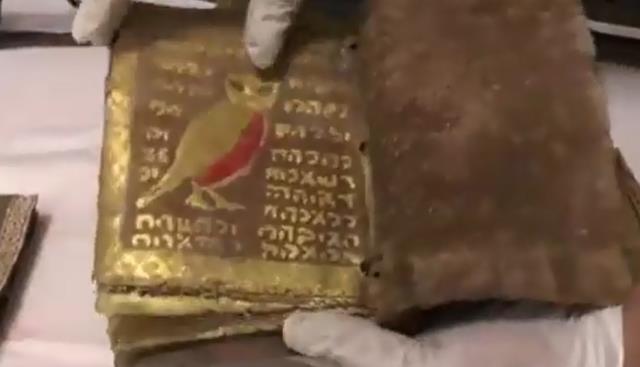 Tam bin yıllık! Mardin'de altın işlemeli 5 Tevrat ele geçirildi, ülkemize nasıl getirildiği araştırılıyor