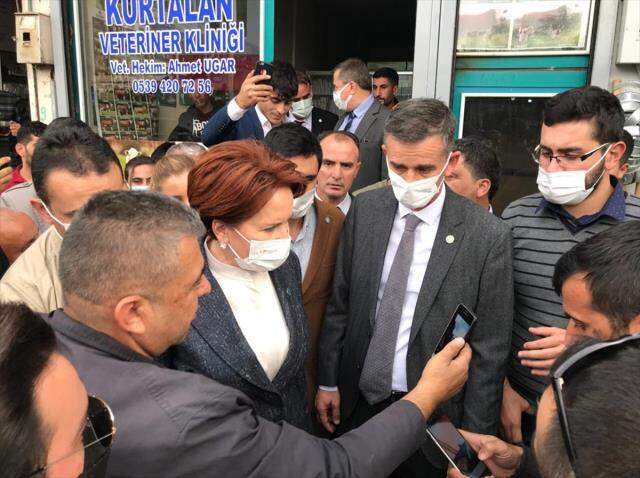 Akşener'e faili meçhul sorusu soran vatandaşı, partililer tartaklamaya kalkıştı