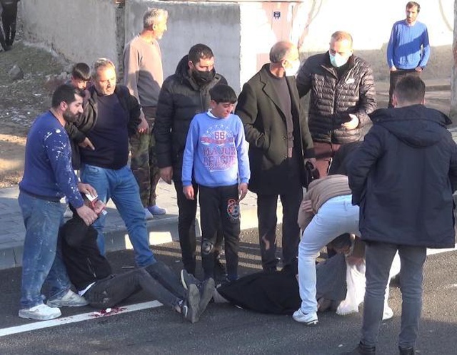 Düğün öncesi kısır gecesinde kavga! İki aile birbirine girdi, 3 kişi yaralandı Düğün öncesi kısır gecesinde kavga! İki aile birbirine girdi, 3 kişi yaralandı